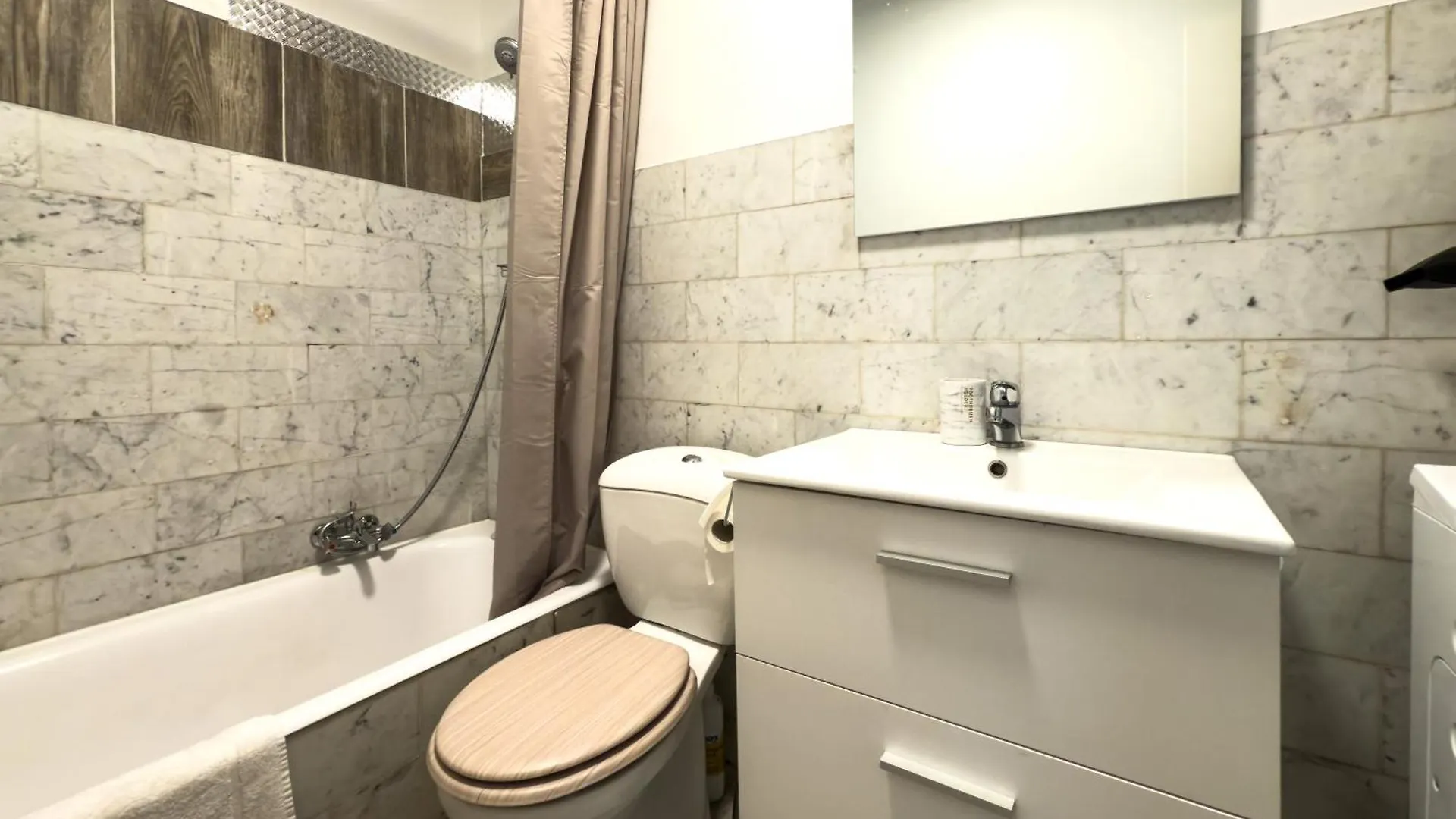 Carnot 2 Pers Port Wifi Apartment Nice France